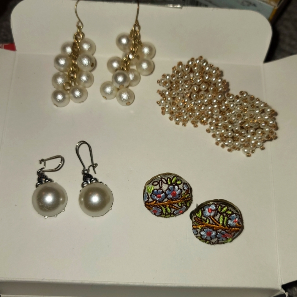 Elegant Pearl and Floral Earrings Set